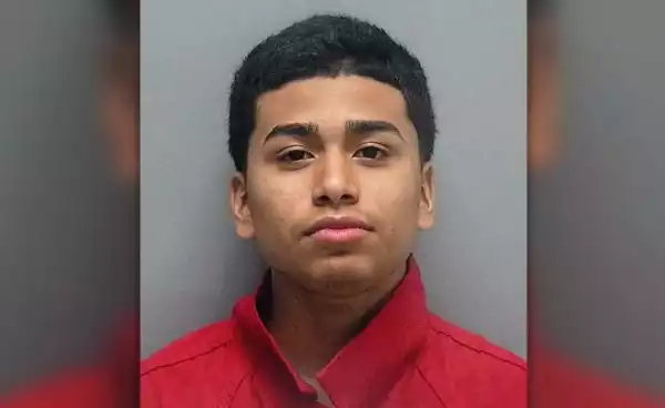 18-Year Old Teen Tries To Suffocate Pregnant Girlfriend Because She Refused To Name Their Baby After Him